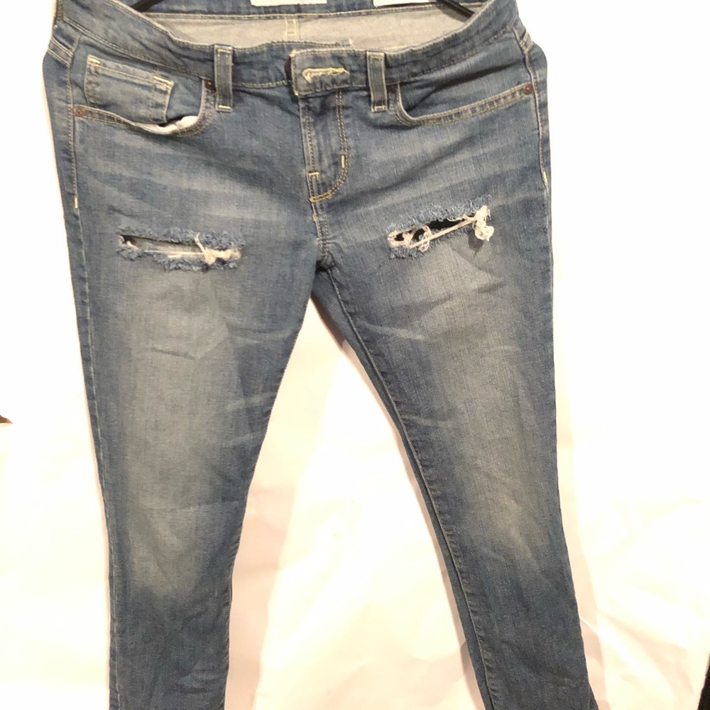Guess women’s pants very nice